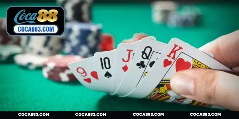 Quan sát đối thủ là mẹo đánh bài Poker chuẩn